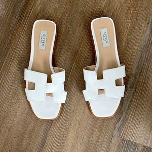 Brand new never worn Steve Madden sandals